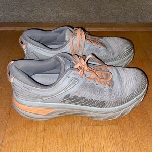 Women’s Hokas Bondi 8